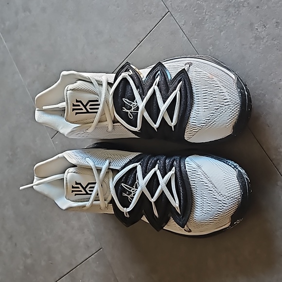 Nike Kyrie 5 Cookies & Creme - 8M - Picture 2 of 8